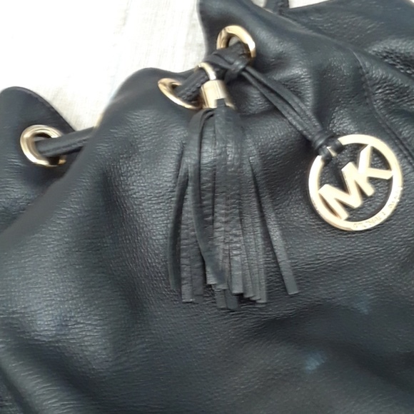 MICHAEL KORS..BLACK LEATHER HOBO - Picture 3 of 8